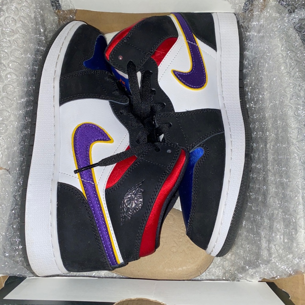 Jordan 1 Mid- Lakers Top 3 (gs)